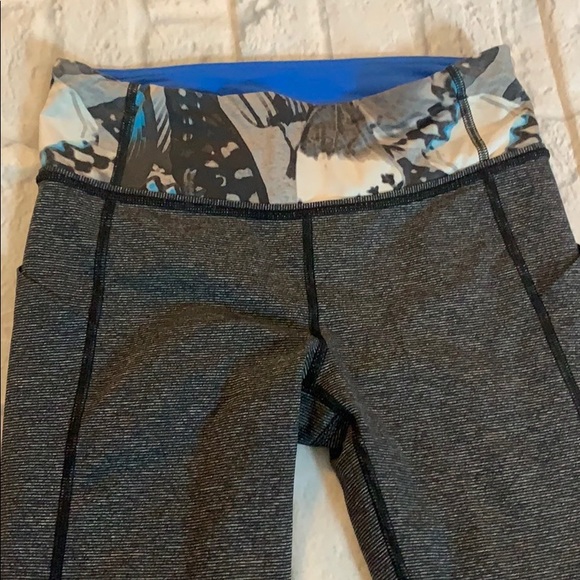 Lululemon grey cropped leggings sz 4. Like new. - Picture 3 of 6